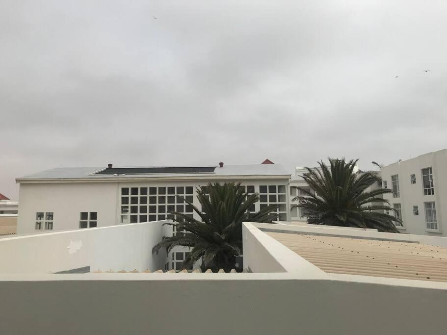 A Zen And Chic Beachfront Apartment Swakopmund Zewnętrze zdjęcie